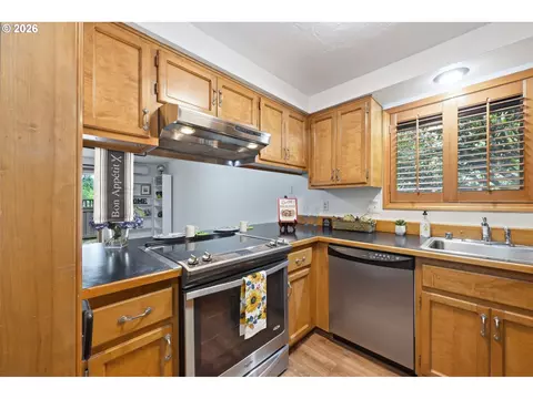 Kitchen - 1369 City View St, Eugene, OR 97402 photo 3 of 6