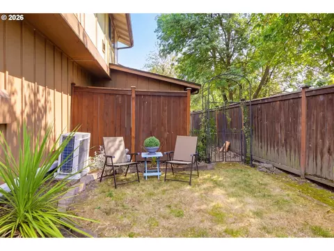 Exterior - 1369 City View St, Eugene, OR 97402 photo 5 of 9