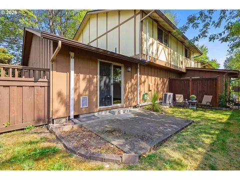Exterior - 1369 City View St, Eugene, OR 97402 photo 3 of 9