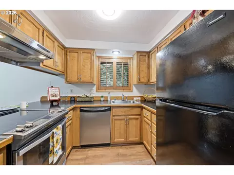 Kitchen - 1369 City View St, Eugene, OR 97402 photo 6 of 6