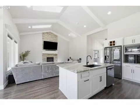 1582 Deschutes Ave, Eugene, OR 97408 photo 7