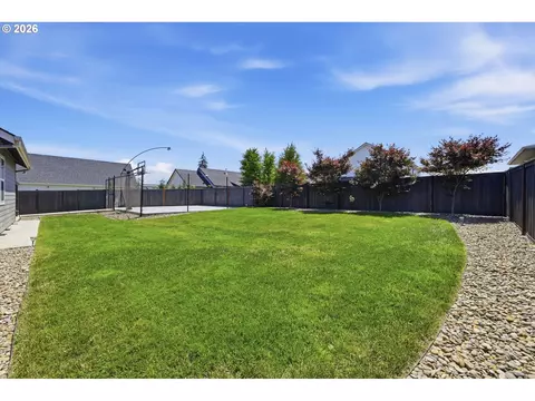 1582 Deschutes Ave, Eugene, OR 97408 photo 33
