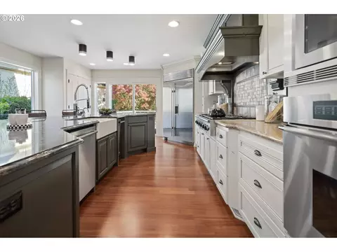 Kitchen - 4906 NW Highpoint Dr, Camas, WA 98607 photo 1 of 4
