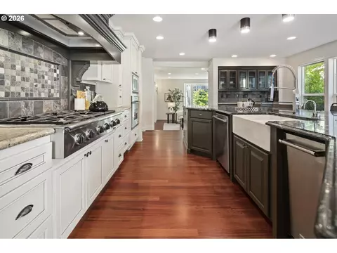 Kitchen - 4906 NW Highpoint Dr, Camas, WA 98607 photo 4 of 4