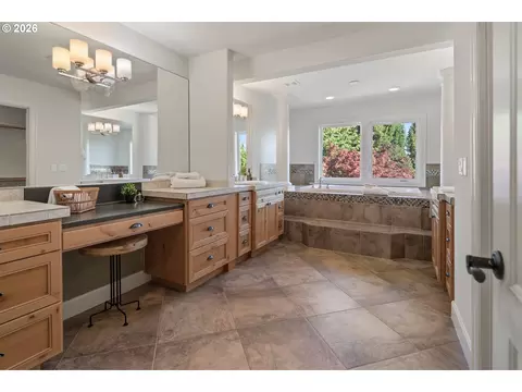Bath - 4906 NW Highpoint Dr, Camas, WA 98607 photo 5 of 6