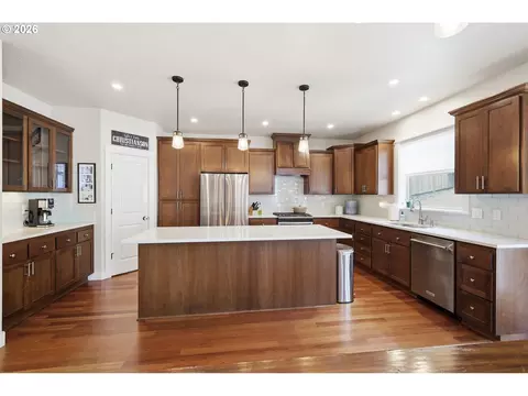 Kitchen - 6199 Graystone Loop, Springfield, OR 97478 photo 1 of 6