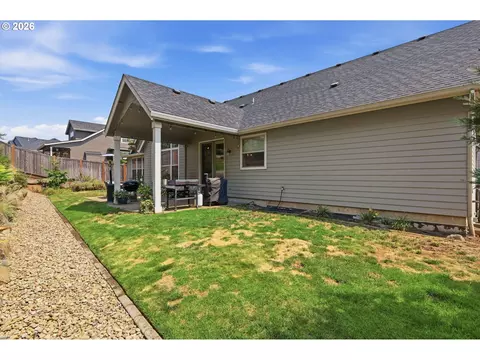 Exterior - 6199 Graystone Loop, Springfield, OR 97478 photo 5 of 10
