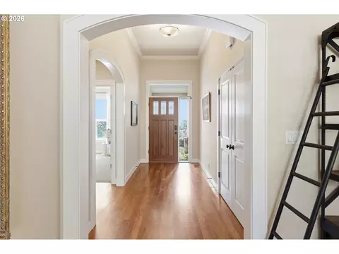 Entry Way - 6199 Graystone Loop, Springfield, OR 97478 photo 3 of 3