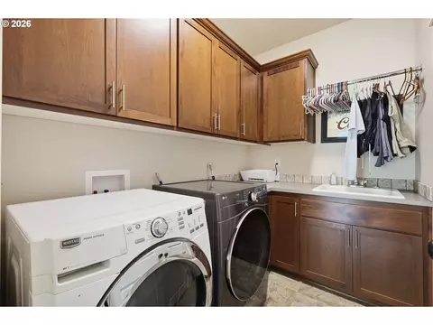 Other - 6199 Graystone Loop, Springfield, OR 97478 photo 5 of 7