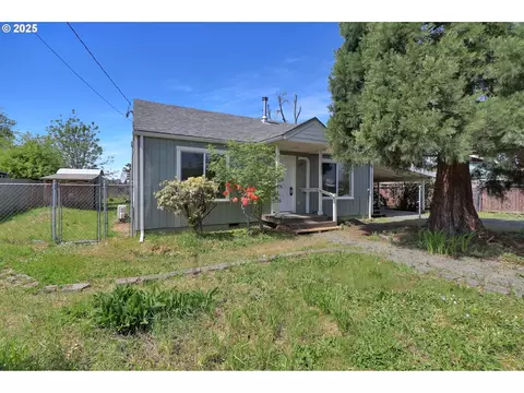 260 Chapman Ln, Springfield, OR 97478