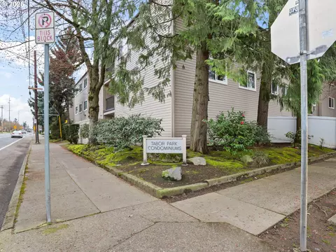 6600 SE Division St #106, Portland, OR 97206