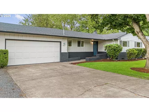 2133 Jeppesen Acres Rd, Eugene, OR 97401