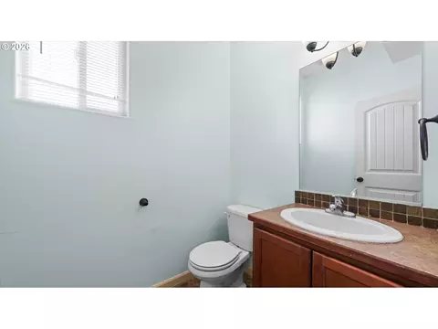 Bath - 101 Falcon Ct, Boardman, OR 97818 photo 1 of 4