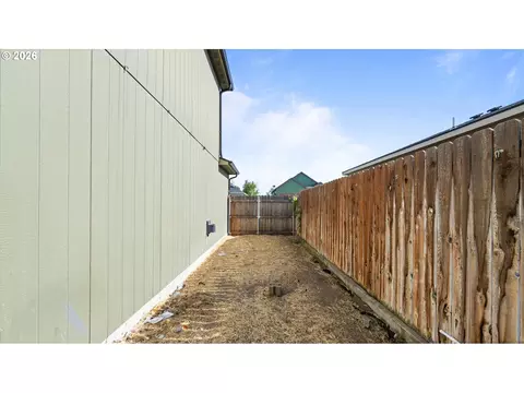 Exterior - 101 Falcon Ct, Boardman, OR 97818 photo 7 of 8
