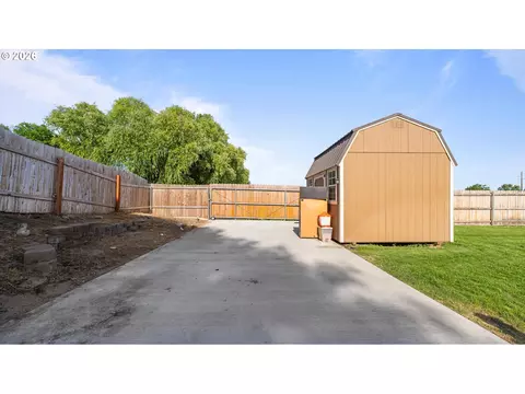 Exterior - 101 Falcon Ct, Boardman, OR 97818 photo 6 of 8
