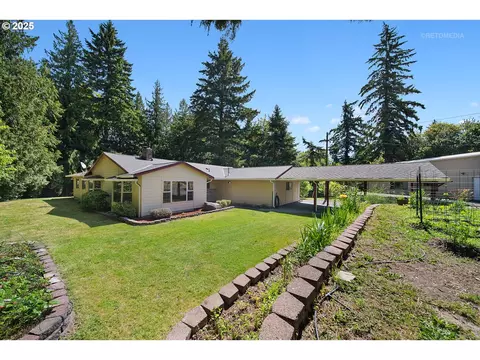 17440 S Holly Ln, Oregon City, OR 97045