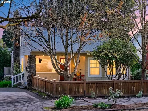 6124 SE 17th Ave, Portland, OR 97202