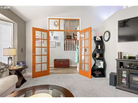 Entry Way - 182 SE Anderson Ln, Gresham, OR 97080 photo 2 of 4