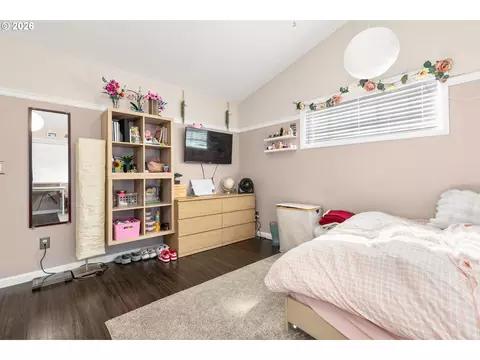 Bedroom - 182 SE Anderson Ln, Gresham, OR 97080 photo 11 of 11