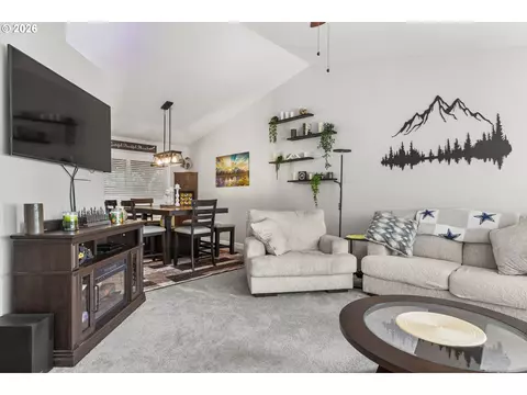 Living - 182 SE Anderson Ln, Gresham, OR 97080 photo 1 of 3