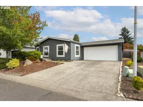 16500 SE 1st St #14, Vancouver, WA 98684