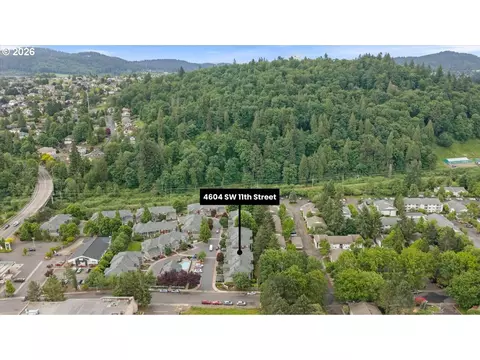 View/Area - 4604 SW 11th St, Gresham, OR 97080 photo 3 of 4