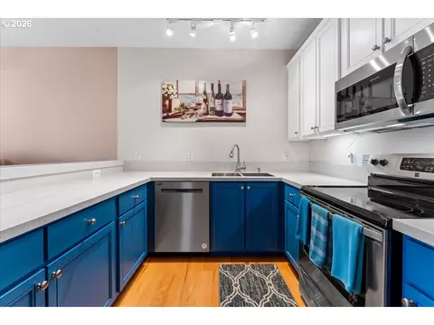 Kitchen - 4604 SW 11th St, Gresham, OR 97080 photo 1 of 6