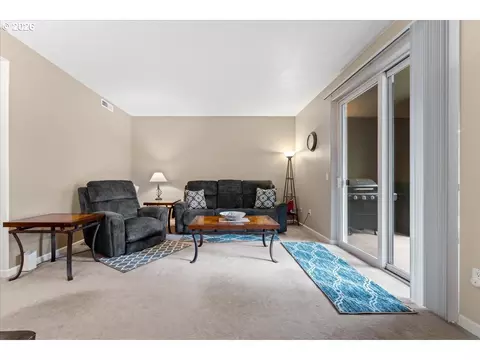 Living - 4604 SW 11th St, Gresham, OR 97080 photo 2 of 4