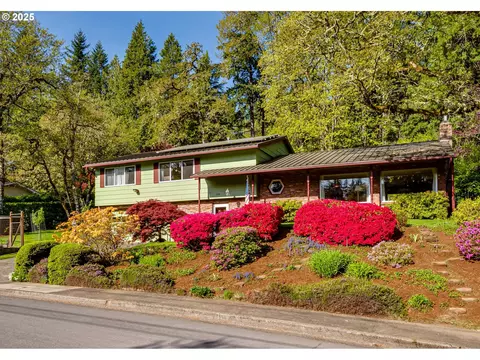 3290 Fillmore St, Eugene, OR 97405