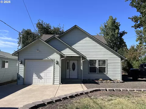 368 Page Rd, Winchester, OR 97495