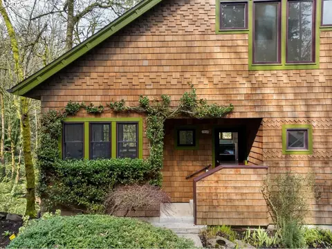 3909 NW Thurman St, Portland, OR 97210