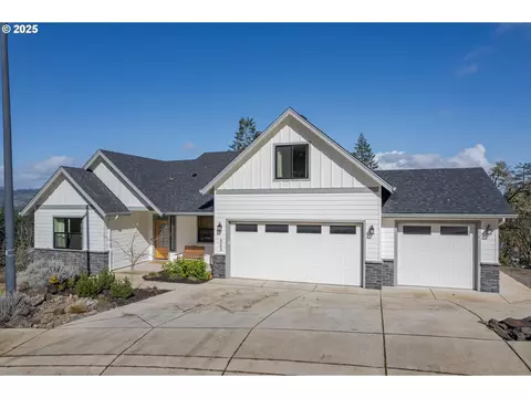 968 S 66th Pl, Springfield, OR 97478