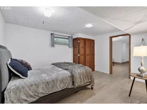 Bedroom - 2860 Baker Blvd, Eugene, OR 97403 photo 7 of 7