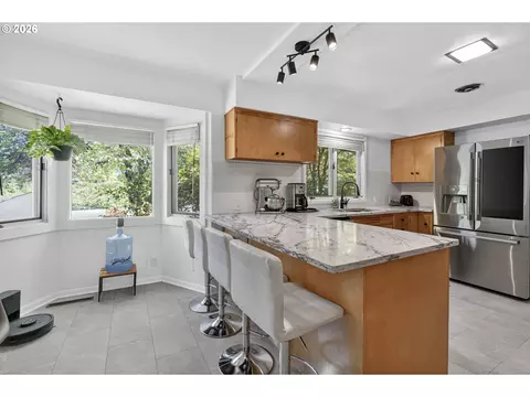 Kitchen - 2860 Baker Blvd, Eugene, OR 97403 photo 4 of 4