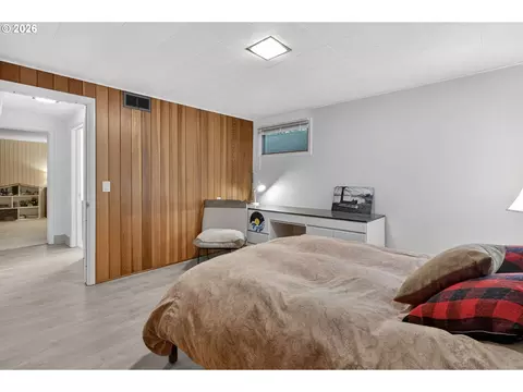 Bedroom - 2860 Baker Blvd, Eugene, OR 97403 photo 6 of 7