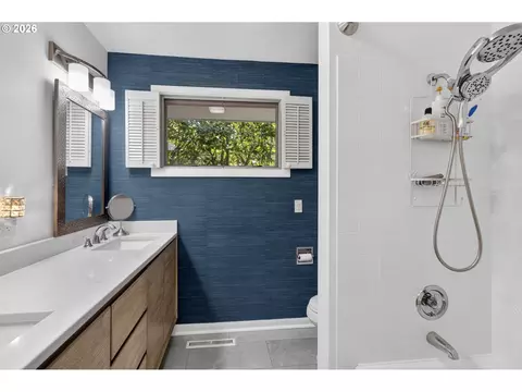 Bath - 2860 Baker Blvd, Eugene, OR 97403 photo 2 of 2