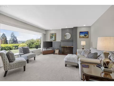 Living - 2860 Baker Blvd, Eugene, OR 97403 photo 2 of 4