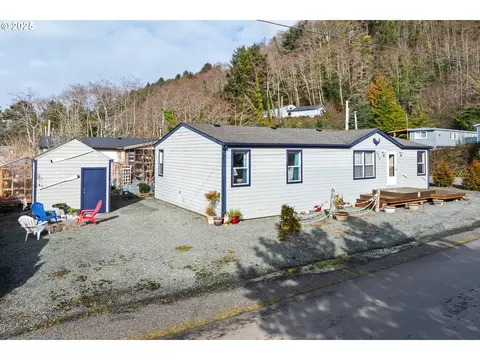 605 S Easy St, Rockaway Beach, OR 97136