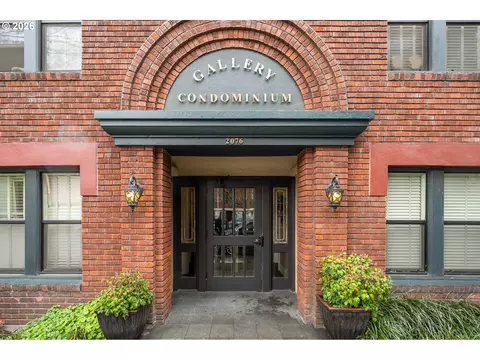 2076 NW Johnson St #103, Portland, OR 97209
