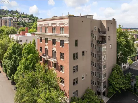 2141 NW Davis St #301, Portland, OR 97210