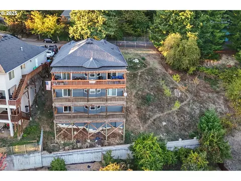 View/Area - 3412 NW 1st St, Gresham, OR 97030 photo 3 of 7