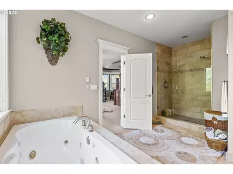 Bath - 3412 NW 1st St, Gresham, OR 97030 photo 3 of 5