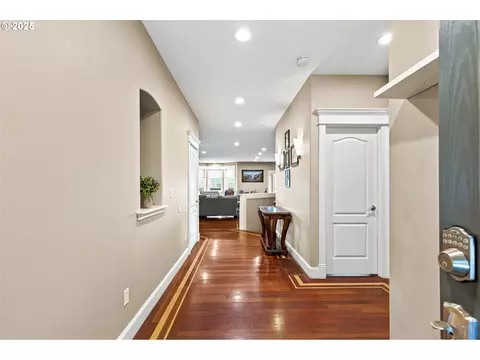 Entry Way - 3412 NW 1st St, Gresham, OR 97030 photo 1 of 3