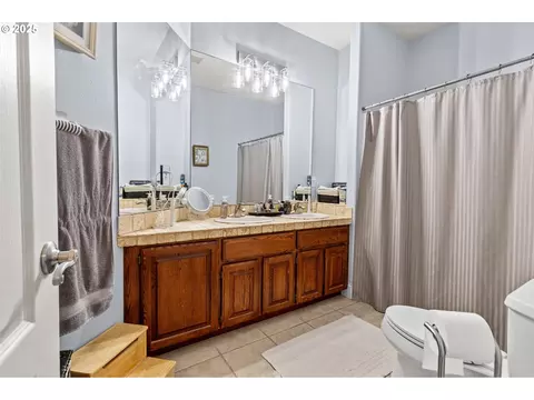 Bath - 3412 NW 1st St, Gresham, OR 97030 photo 4 of 5