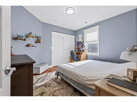 Bedroom - 3412 NW 1st St, Gresham, OR 97030 photo 1 of 5