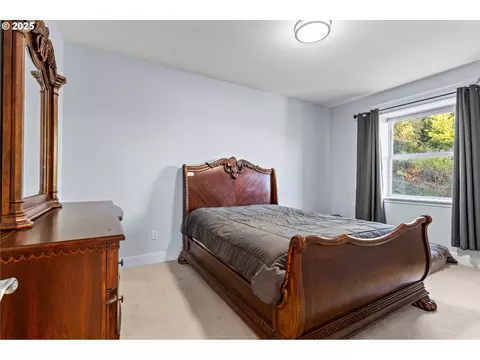 Bedroom - 3412 NW 1st St, Gresham, OR 97030 photo 5 of 5