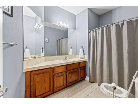 Bath - 3412 NW 1st St, Gresham, OR 97030 photo 5 of 5
