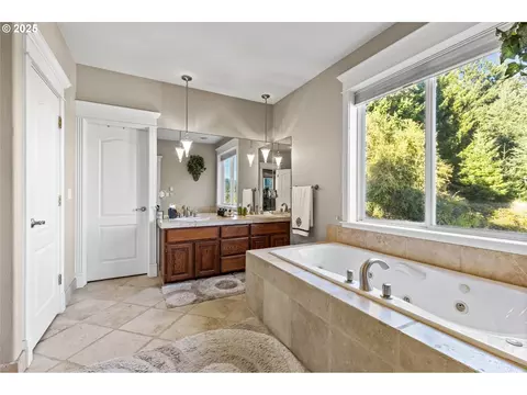 Bath - 3412 NW 1st St, Gresham, OR 97030 photo 2 of 5