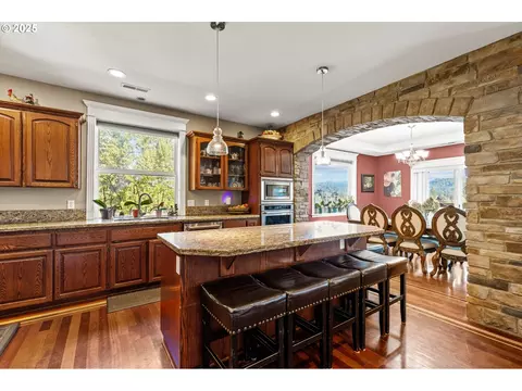 Kitchen - 3412 NW 1st St, Gresham, OR 97030 photo 4 of 4
