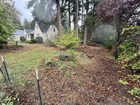 7875 SW Green Ln, Beaverton, OR 97008